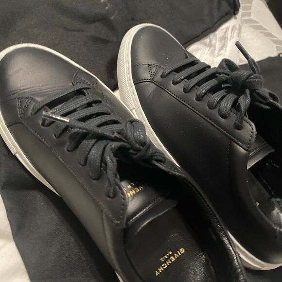 Black Leather Givenchy Sneakers with White Sole - Picture 3 of 11